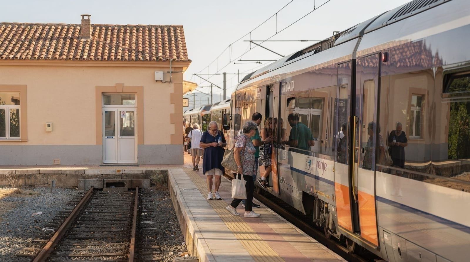 Day trips from Valencia by train: the complete guide — Best day trips from Valencia accessible by train — Xàtiva, Sagunto, Cullera, Gan