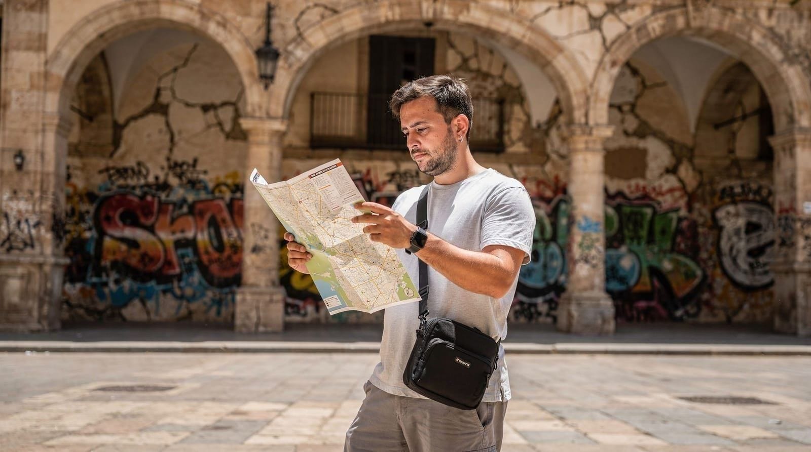 Guided vs self-guided Valencia: which approach is right for you? — Honest comparison of guided tours vs self-guided exploration in Valencia. When a