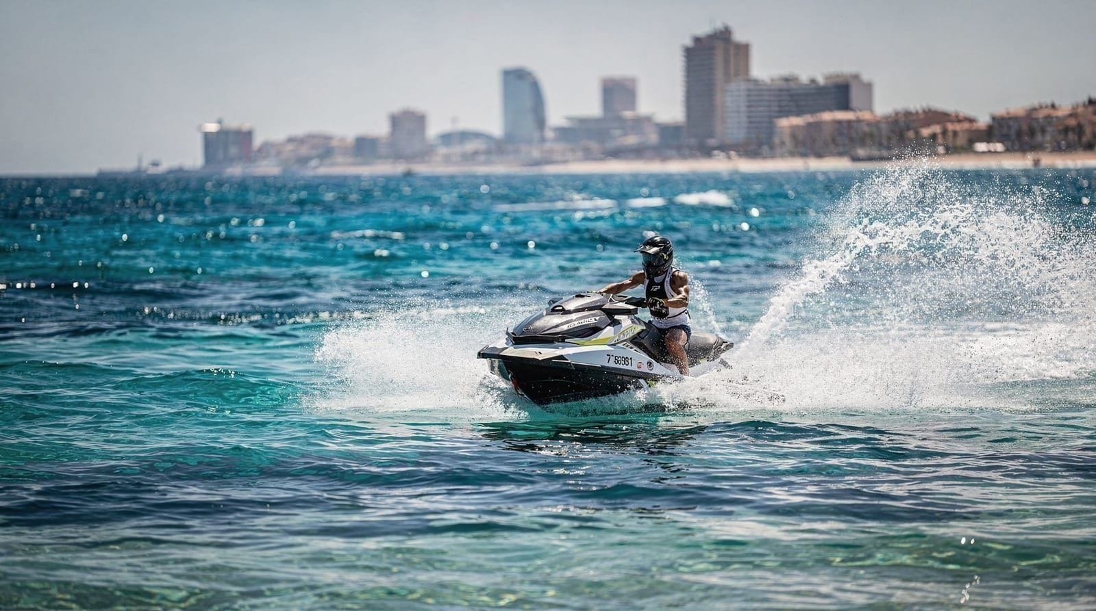 Jet ski in Valencia: honest guide to excursions and rentals — Jet ski in Valencia: marina operators, Pobla de Farnals beach club combo, 30-min