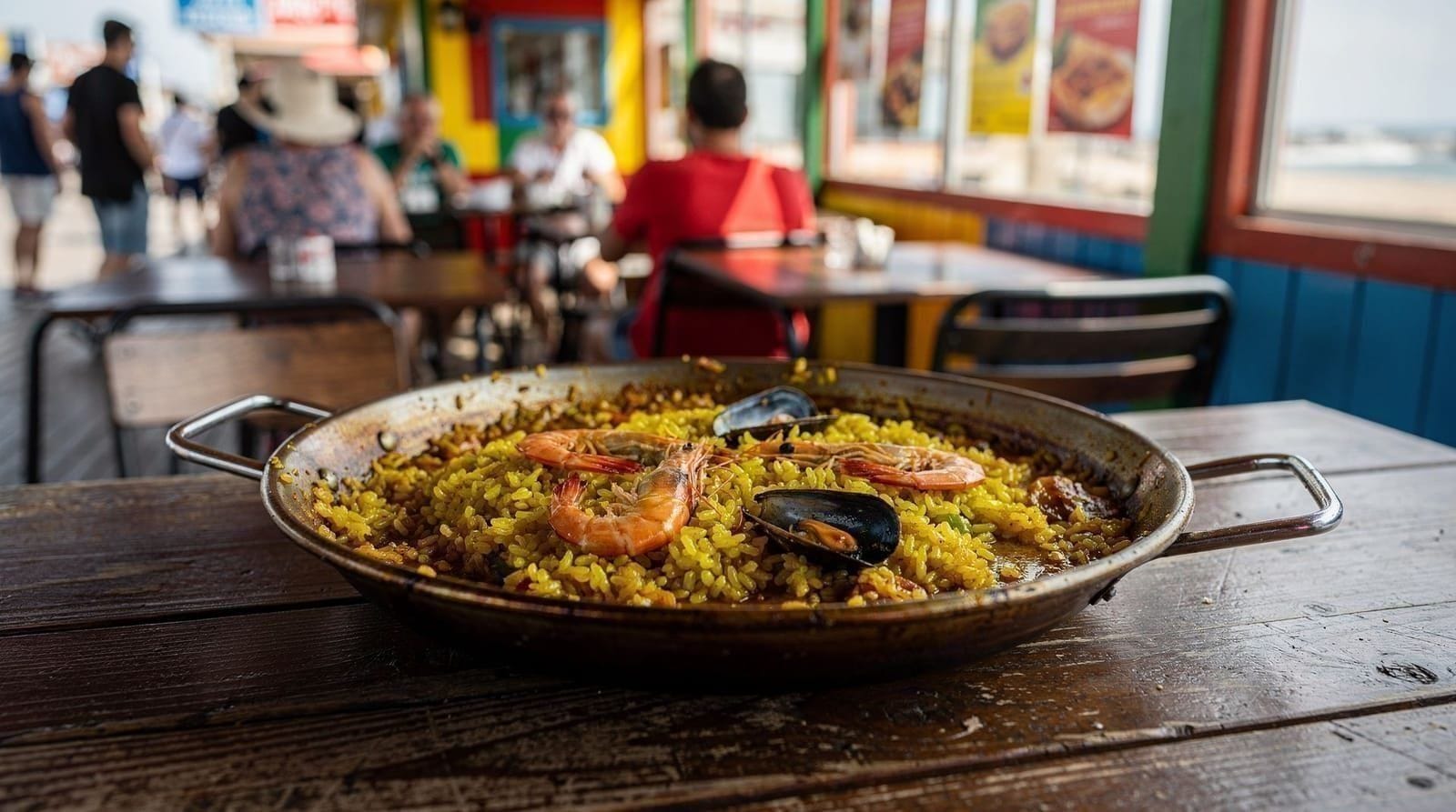 Paella traps in Valencia — how to avoid bad paella and find the real thing — Paella traps in Valencia — dinner service, chorizo, photo menus, pre-made batche