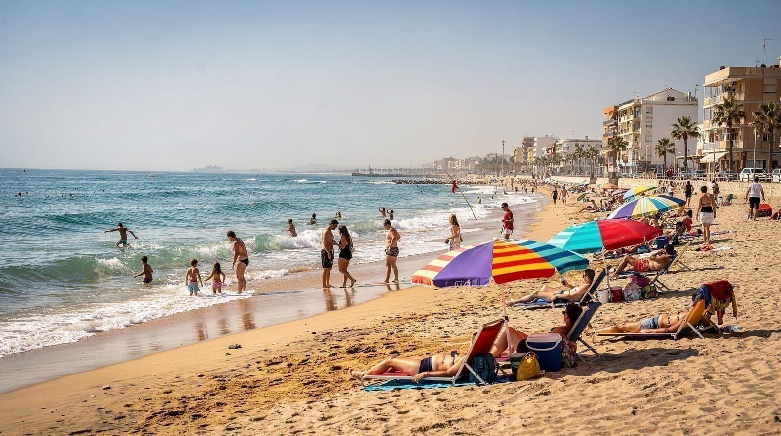 Valencia beach season: when to swim, where to go, and what it costs — Complete guide to Valencia's beach season: swimming dates, beach quality, water 
