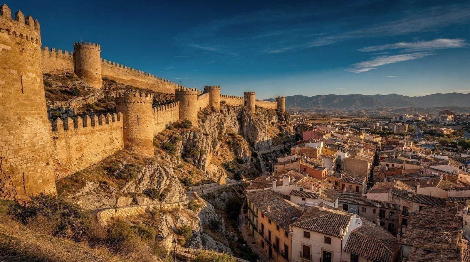 Xàtiva castle day trip from Valencia: the honest guide — Visit Xàtiva castle from Valencia by Cercanías train in 50 minutes. What to see,