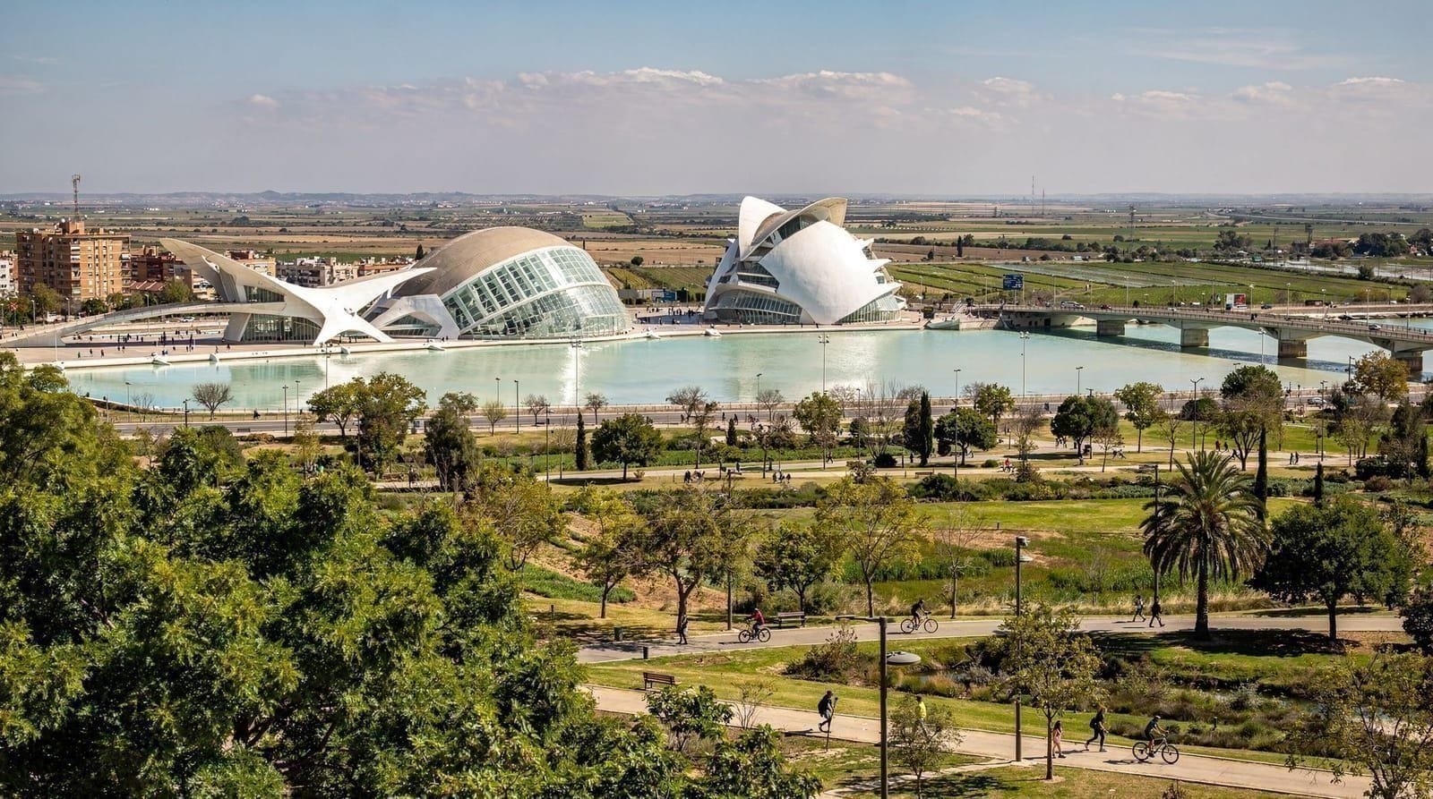 City and Albufera itinerary — Valencia old town plus the lake — 2 days — easy — mid-range