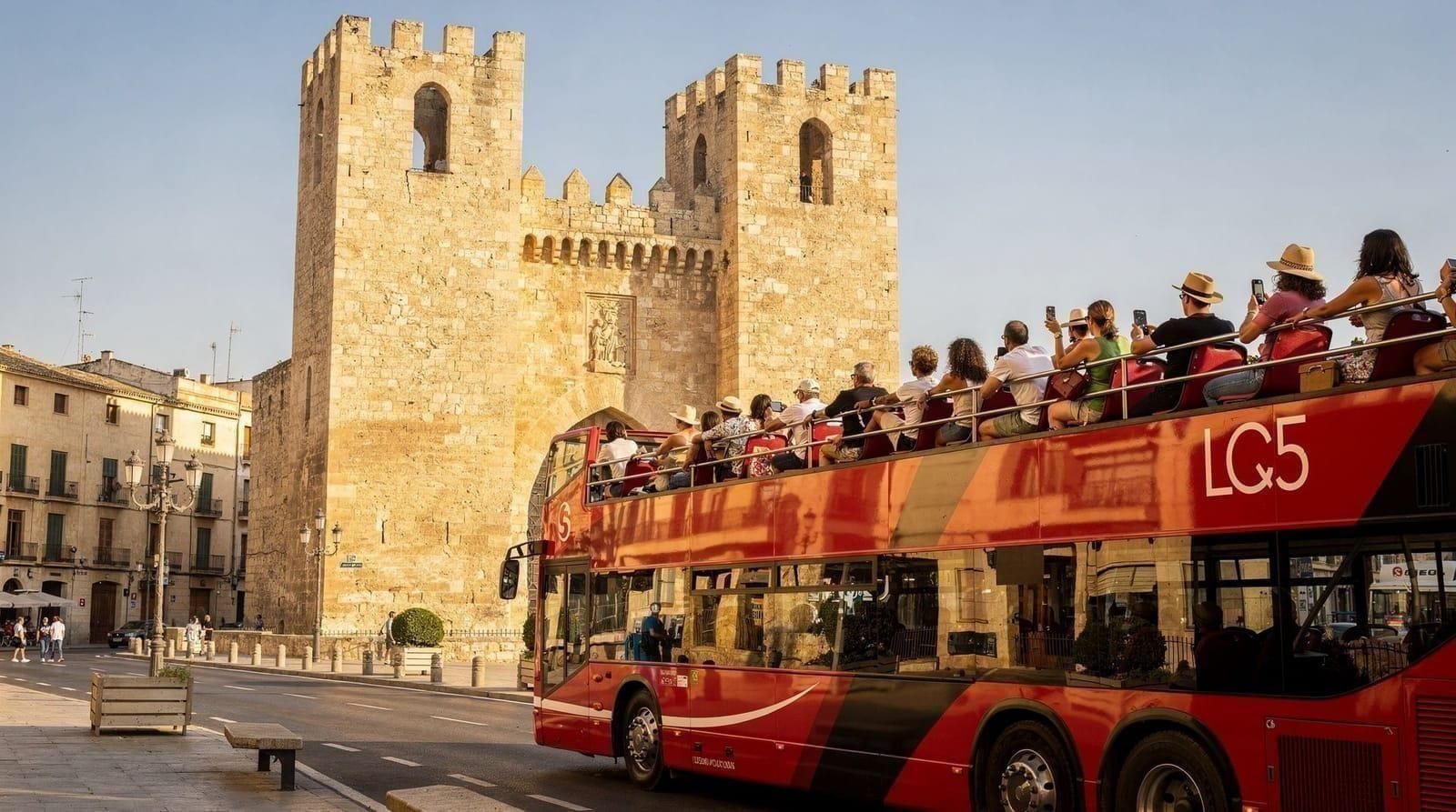 Hop-on hop-off bus Valencia: honest review 2026 — Honest hop-on hop-off bus Valencia review. Route coverage, real prices, pros and